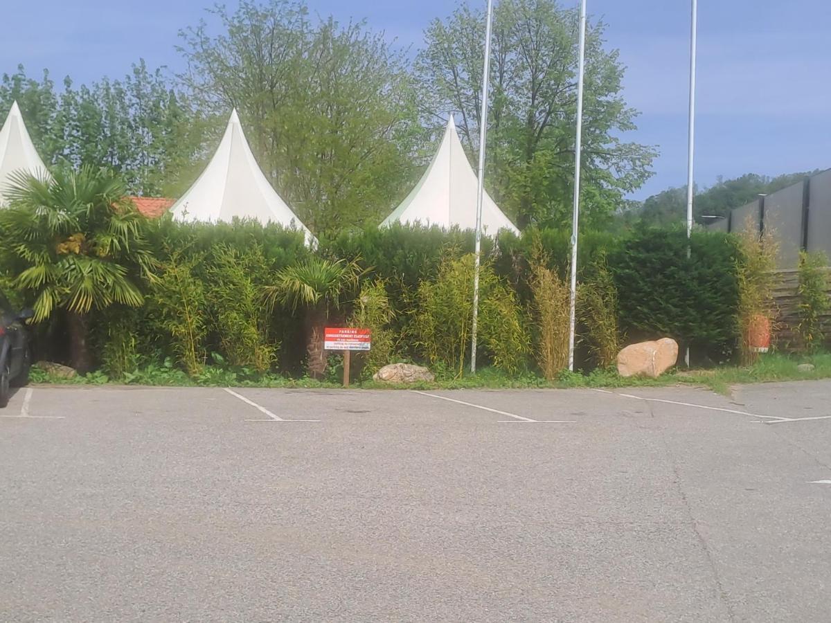 Chalet Pour 5 Personnes Equipe Sur Emplacement Privatif Dans Camping 4 Etoiles Appartenant Et Gere Par Un Particulier Hotel ฟัว ภายนอก รูปภาพ
